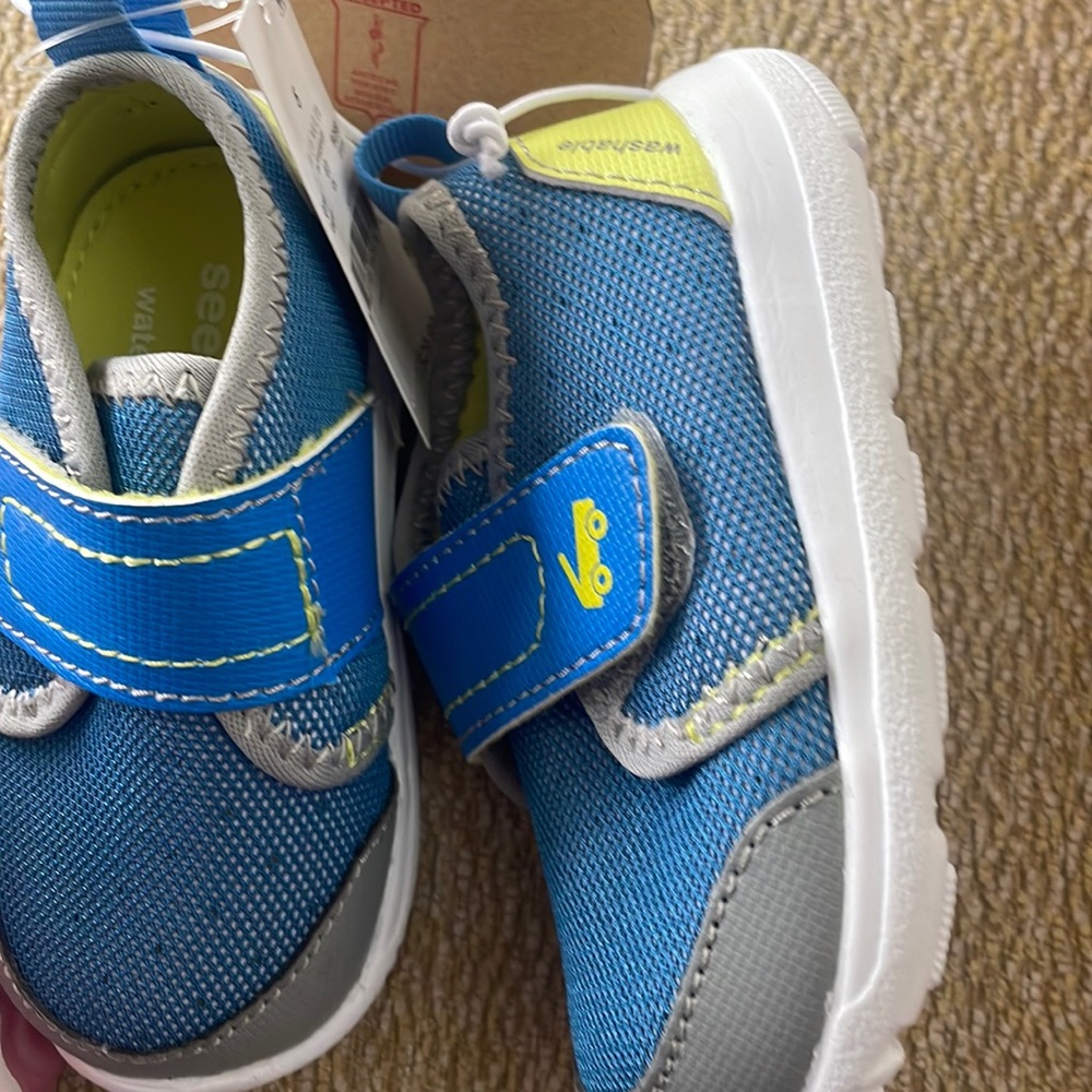 - See Kai Run Toddler Boy’s size 12 Washable Sneakers Cruiser - Picture 2 of 4